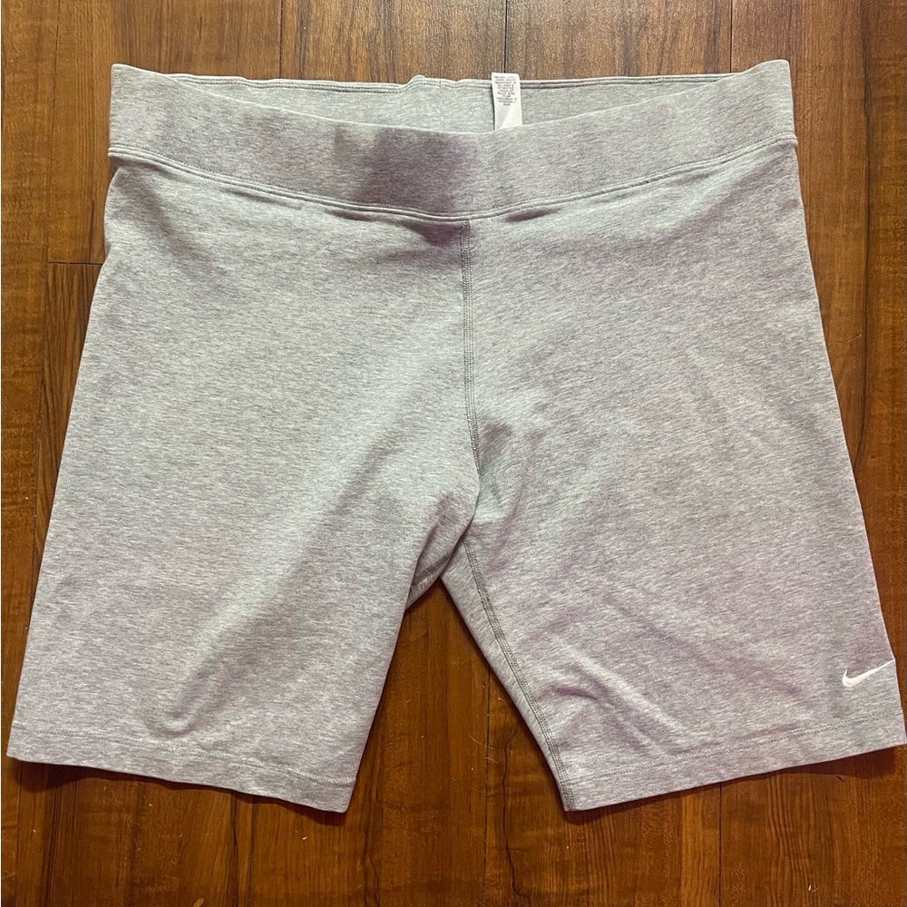 Nike Gray High-Waisted Bike Shorts - Picture 3 of 5